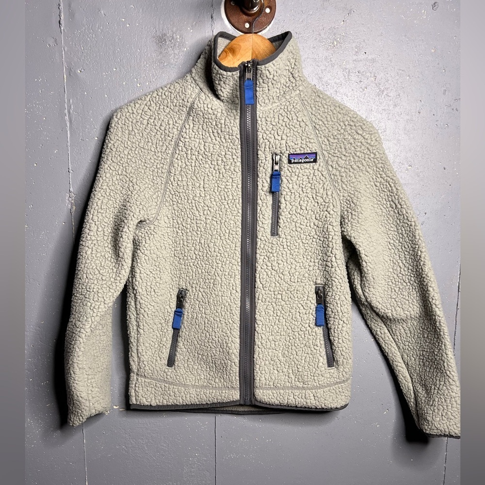 Patagonia Women’s Retro Pile Fleece Jacket. Size XXSmall in Gray